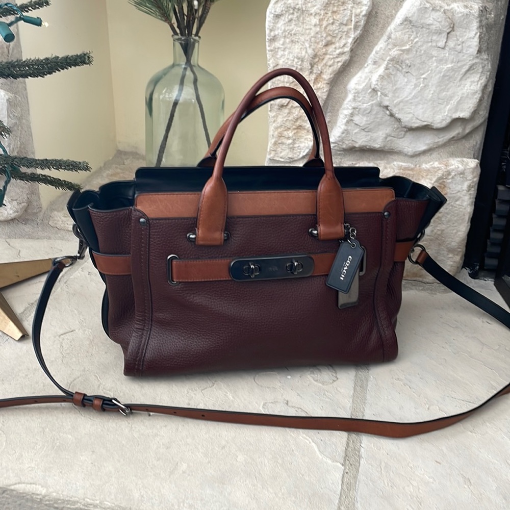 Beautiful Boho-style Coach bag! Style 34420.